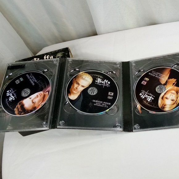 Buffy the Vampire Slayer Complete Fourth Season DVD Box Set TV Series - Picture 14 of 14
